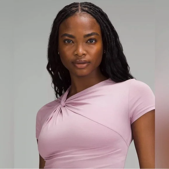 NWT 💕 Lululemon Asymmetrical Front-Twist T-shirt in Cream size large - Picture 4 of 7